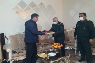 پیشکسوتان گنجینه&zwnj;های پر ارزش برای پاسداران هستند