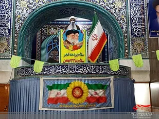 معجزه این انقلاب استواری ومقاومت درمقابل همه ی فشارها وتحریمهای دشمنان است