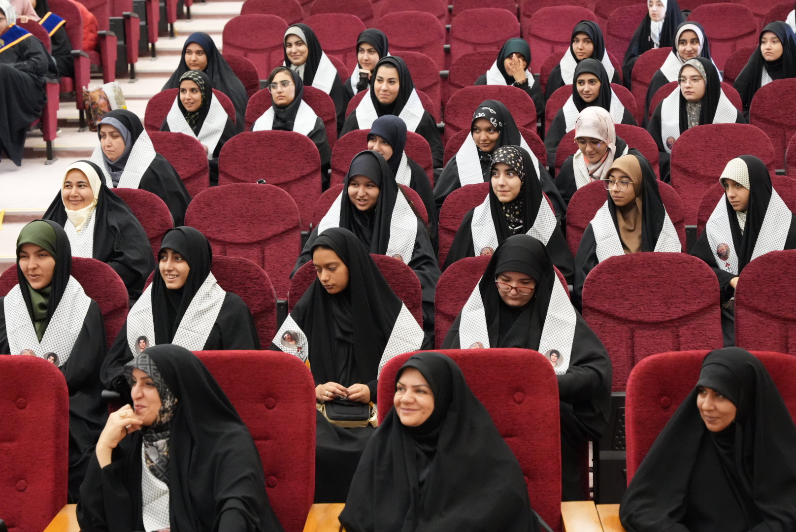 آغاز دوره توانمندسازی یاوران ولایت استان قزوین/حضور ۲۲۰ فرمانده واحد دانش‌آموزی دختر و پسر در دوره «فرمان،دِه شو»
