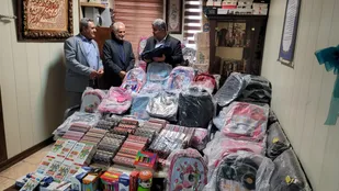 اهدای ۱۵۰ بسته لوازم&zwnj;التحریر به دانش&zwnj;آموزان تحت پوشش در شهر هشتگرد/دعوت فرماندار شهرستان ساوجبلاغ از مردم برای ادامه این کار خیر