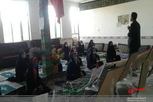 برگزاری نشست روشنگری به&zwnj;مناسبت هفته دفاع مقدس در روستای کسب ملایر