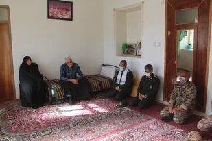دیدار فرمانده تیپ 44 با خانواده شهید اسماعیل زاده