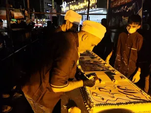 برش کیک ۴۵ سالگی انقلاب اسلامی در شهر گلستان