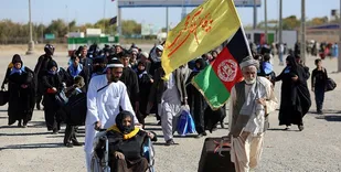 اتباع خارجی از مراجعه به مرز مهران خودداری کنند