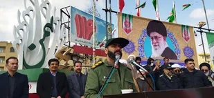 مردم   با وجود همه کمبودها و مشکلات دلباخته نظام   و بصیر هستند