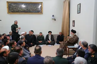 دیدار دست&zwnj;اندرکاران کنگره ملی شهدای استان کهگیلویه و بویر احمد با رهبر معظم انقلاب + (فیلم و تصاویر)