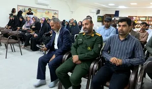 دیدار شاعران هرمزگان با نماینده ولی فقیه استان