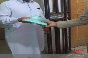 ١٣٠٠ ماسک با همت بسیجیان پایگاه شهید آوینی در زاهدان توزیع شد