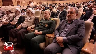تجلیل از ۱۵۰ هنرمند و گروه&zwnj;های سرود استان قم در آیین گرامیداشت عوامل &laquo;خط مقدس&raquo;