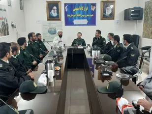 نشست صمیمی نیروهای نظامی و انتظامی شهرستان پیشوا به مناسبت هفته بسیج