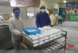 حضور طلاب بسیجی سپاه بناب در کنار کادر درمان
