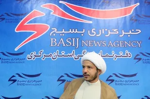 تکیه بر ایمان و عمل مخلصانه لازمه کار طلاب بسیجی/لزوم حضور روحانیون انقلابی در خط مقدم نظام اسلامی