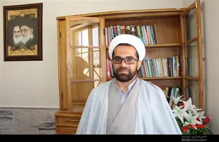 نهضت عاشورا مانند یک دانشگاه است