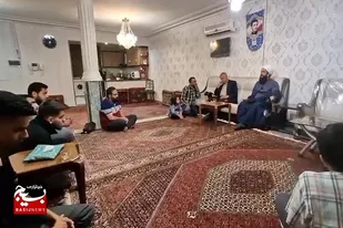 دیدار بسیجیان پایگاه شهید خاکپور همدان با خانواده شهید نظری