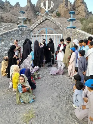 برگزاری مسابقات بومی&zwnj;محلی به مناسبت هفته دفاع مقدس در شهرستان تفتان روستای اسکل اباد برگزار شد