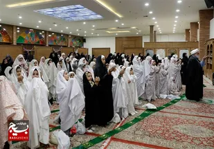 تکریم از ۴۰۰ دختر روزه اولی در جشن &laquo;حوالی بهشت&raquo; در مشهدالرضا+ فیلم و تصاویر