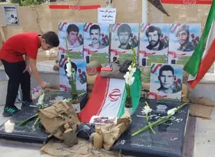 مراسم غبار روبی و عطر افشانی قبور مطهر شهدای خوانسار برگزار شد