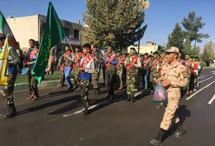 رژه حماسی دانش آموزان بسیجی در لردگان
