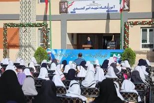 افتتاح۳مدرسه دربهارستان باحضور رئیس جمهور/زنگ آغازسال تحصیلی در نسیم شهر نواخته شد