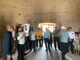 بازدید گردشگران اصفهانی و شیرازی از آثار تاریخی رادکان چناران