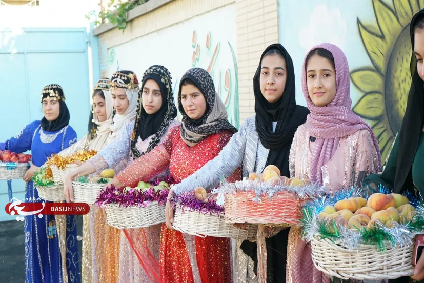 برگزاری سومین جشنواره شکرانه برداشت هلو و شلیل در اسدآباد