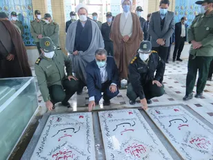 مراسم غبارروبی قبور مطهر شهدای شهرتفت دردهه فجر برگزار شد