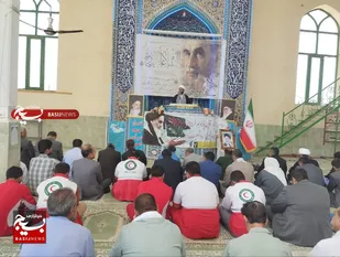 مراسم سالگرد ارتحال امام خمینی(ره) در مصلی هیرمند برگزار شد