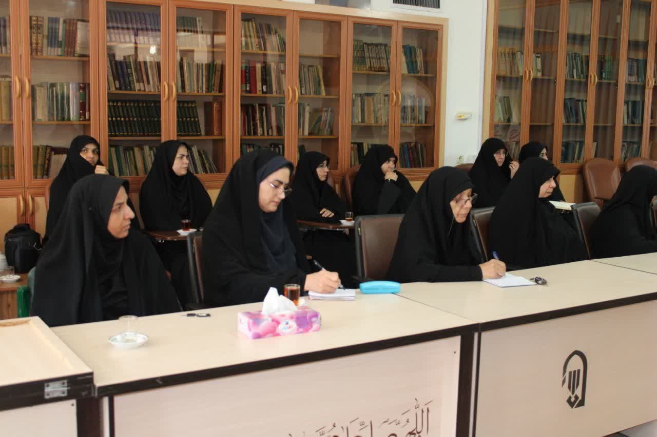 دشمن شکست خورده در جنگ نظامی، به ارزش‌های فرهنگی جامعه هجوم آورده است