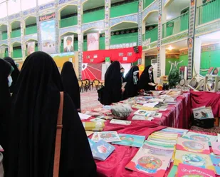 بازدید بسیجیان پایگاه مروه از نمایشگاه فرا زمان فرا مکان