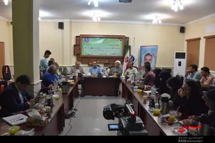 هر کسی دزدتر است صدایش بلندتر است / همین که جمهوری اسلامی در این چهل سال بلعیده نشد بزرگترین کارآمدی است