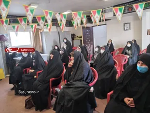 تجلیل از فرماندهان و اعضای فعال شورا به مناسبت میلاد حضرت زهرا(س)