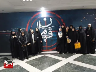 دختران پایگاه آمنه قم به تماشای تئاتر قهرمان نشستند