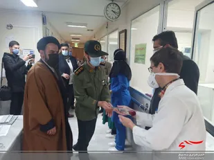 دیدار و تقدیر از کارکنان بیمارستان گلدیس شاهین شهر