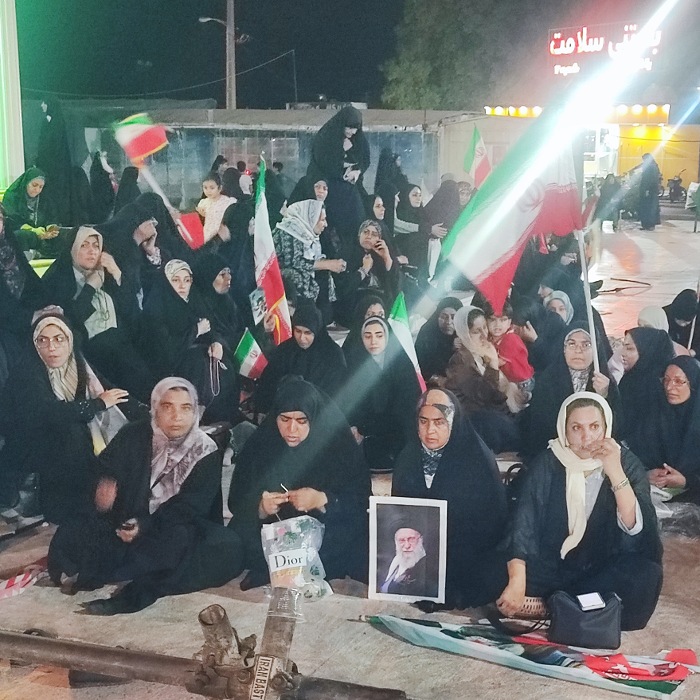 ایران با اقتدار ایستاده است و آمریکا روز به روز منزوی تر می شود ایران با اقتدار ایستاده است و آمریکا روز به روز منزوی تر می شود