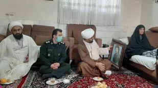اولین روز هفته بسیج/ دیدار امام جمعه و فرمانده سپاه پیشوا با خانواده شهید یوسف خانی و خیراله خانی و ابوالقاسم شیرکوند