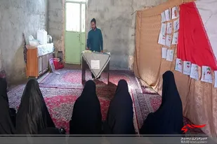 برگزاری کرسی آزاد اندیشی با عنوان مباحث روز جمهوری اسلامی، آزادی و حق اعتراض