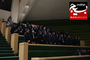 اردوی دانش آموزی دانش آموزان مدرسه شاهد شهدای اقتدار ملارد به مجلس شورای اسلامی