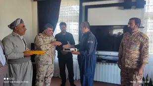 دیدار و تجلیل فرمانده تیپ ۴۸ فتح کهگیلویه و بویراحمد از خانواده شهداء اهل تسنن مناطق مرزی +(تصاویر )