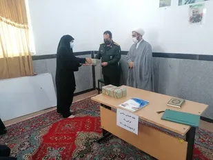تجلیل از مربیان عقیدتی سیاسی حوزه حضرت خدیجه (س) بستک