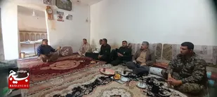 فرمانده حوزه مقاومت بسیج و بخشدار میداود از خانواده های شهدا دیدار کردند