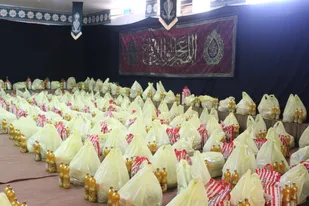 توزیع 300 بسته کمک مومنانه بین نیازمندان آسیب دیده از کرونا