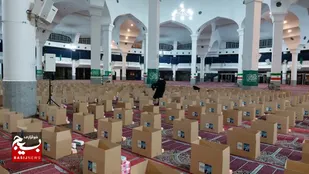 دختران تشکل سرزمین من کمک&zwnj;های ارسالی به خوی را بسته بندی کردند