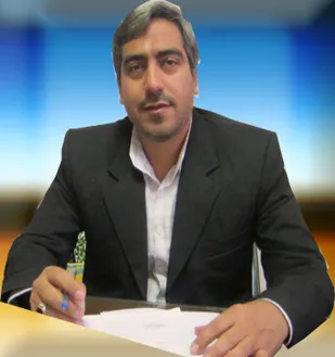 یک مدیر با حقوق نجومی حتی نمی تواند یک لحظه جای کارگری باشد که گرمای ۶۰ درجه را تحمل می&zwnj;کند