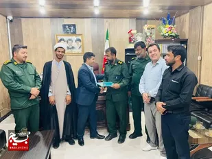 دیدار فرماندهی وجانشین ناحیه مقاومت بسیج سپاه شهرستان فاریاب با فرماندار &nbsp;شهرستان به مناسبت هفته دولت