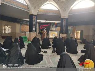 نوجوانان دختر  هیأت عاشورایی گرد هم آمدند.