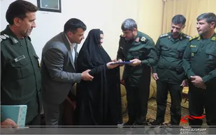 تجلیل فرمانده سپاه فتح از خانواده های شهدا + ( تصاویر)