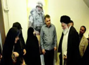دیدار آیت&zwnj;الله علم&zwnj;الهدی با خانواده سردار شهید شوشتری