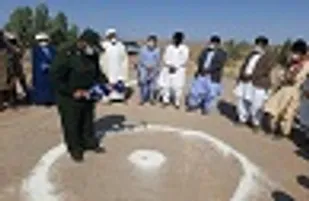 مراسم کلنگ زنی مدرسه دو کلاسه شهدا در دلگان