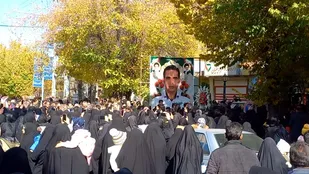 تشییع شهید خدمت در بروجن