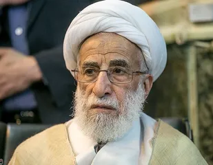 روزنامه نزدیک به هاشمی، آیت&zwnj;الله جنتی را از میان منتخبان مردم حذف کرد+ تصویر